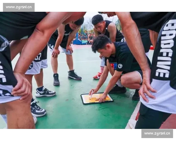 篮球联赛激战正酣各队争冠形势与球员表现全面解析